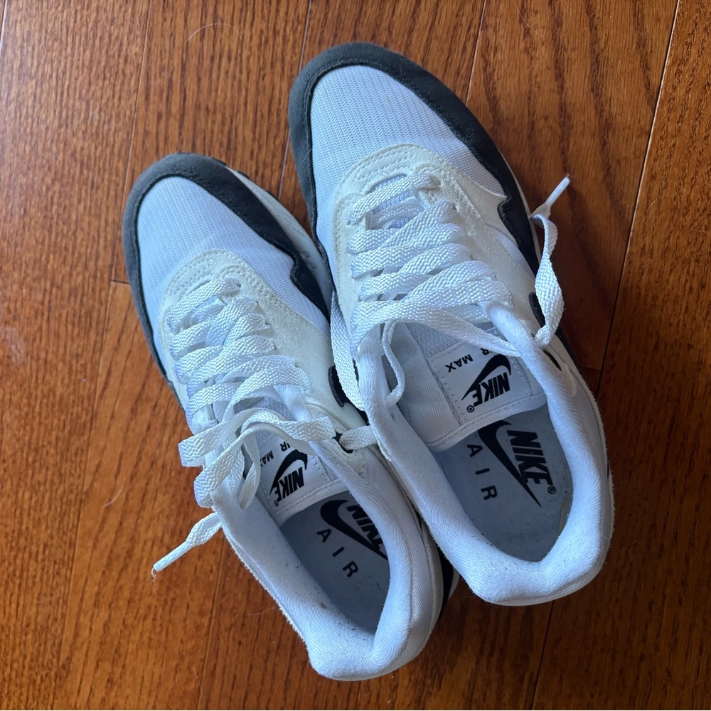 Nike Air Max White and Black Athletic Shoes